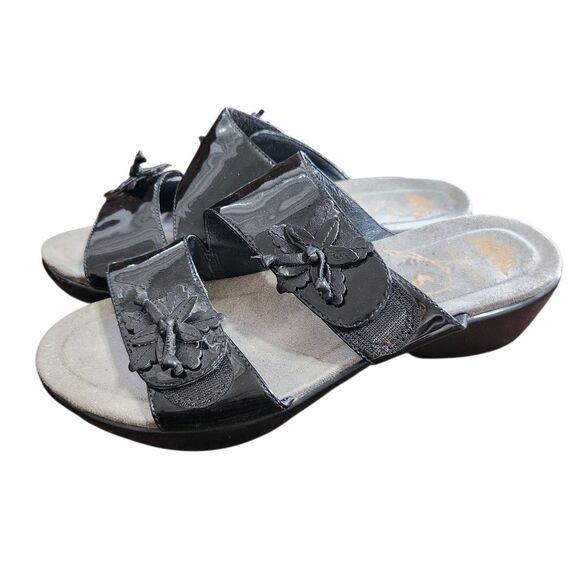 Dansko Patent Leather Sandals Donna Sz 39 US 9 Black Wedge Flowers Double Strap - Picture 1 of 11